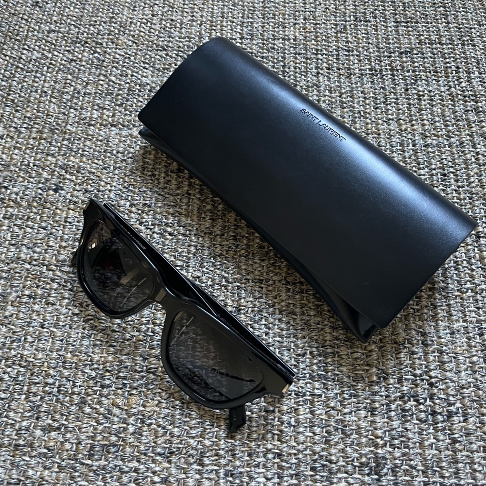 Saint Laurent Sulpice Sl 462 with leather case